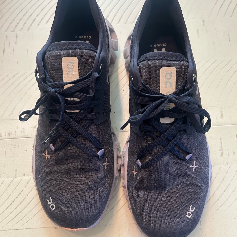 On Running Women's Athletic Shoes - Navy and Pink